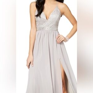 NWOT Emerald Sundae Light Gray Backless Dress with Sleek Silhouette in Sz M